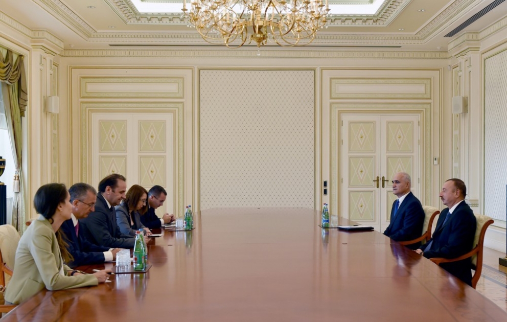 Aserbaidschans Präsident Ilham Aliyev hat eine Delegation um den stellvertretenden Ministerpräsidenten von Serbien empfangen