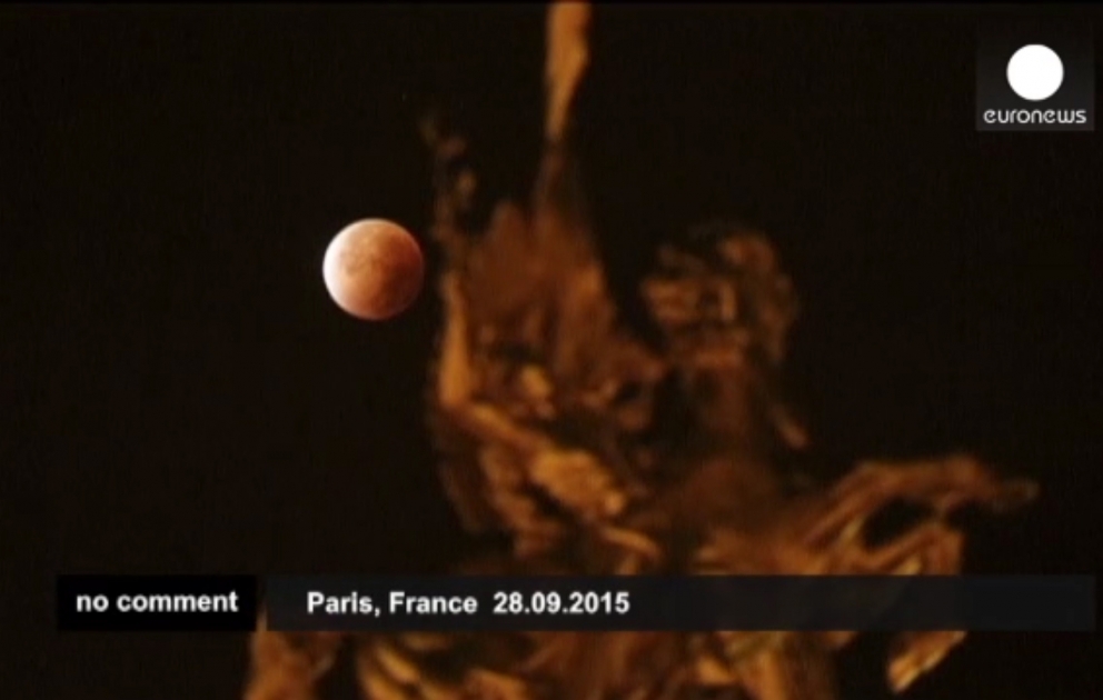 Super Blood Moon lights up night sky