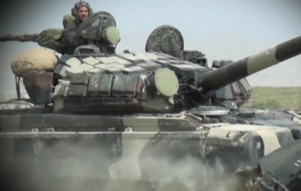 Video aus großmasstäblichen Übungen der Aserbaidschanischen Armee