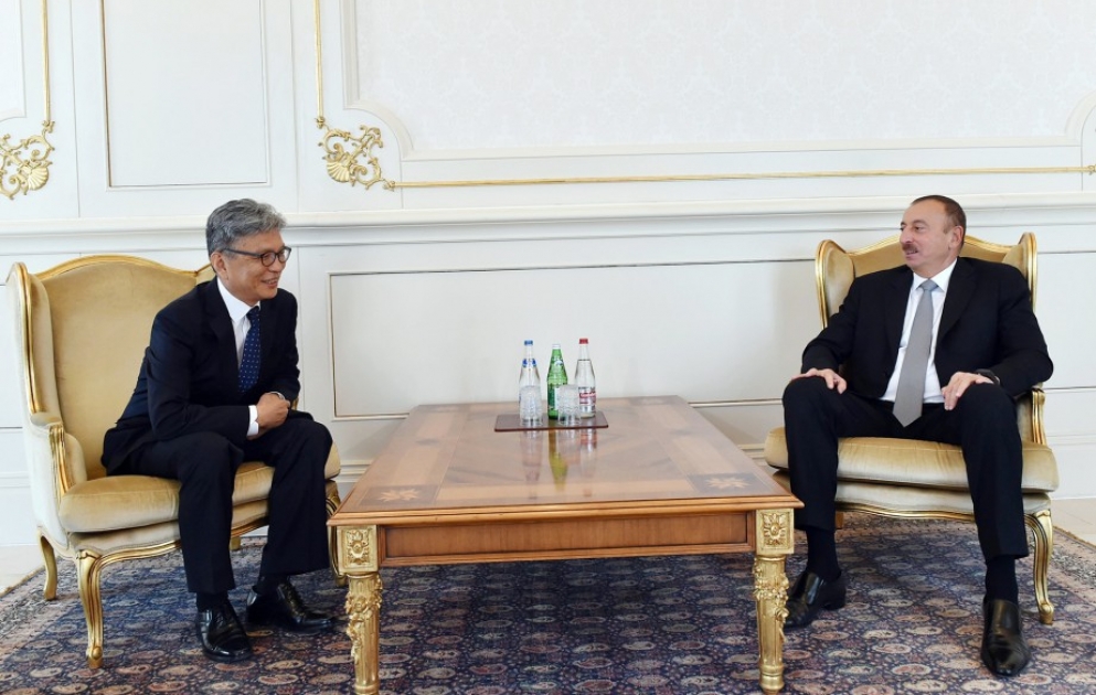 Präsident Ilham Aliyev hat den Botschafter der Republik Korea in Aserbaidschan zur Beendigung seiner Amtszeit empfangen