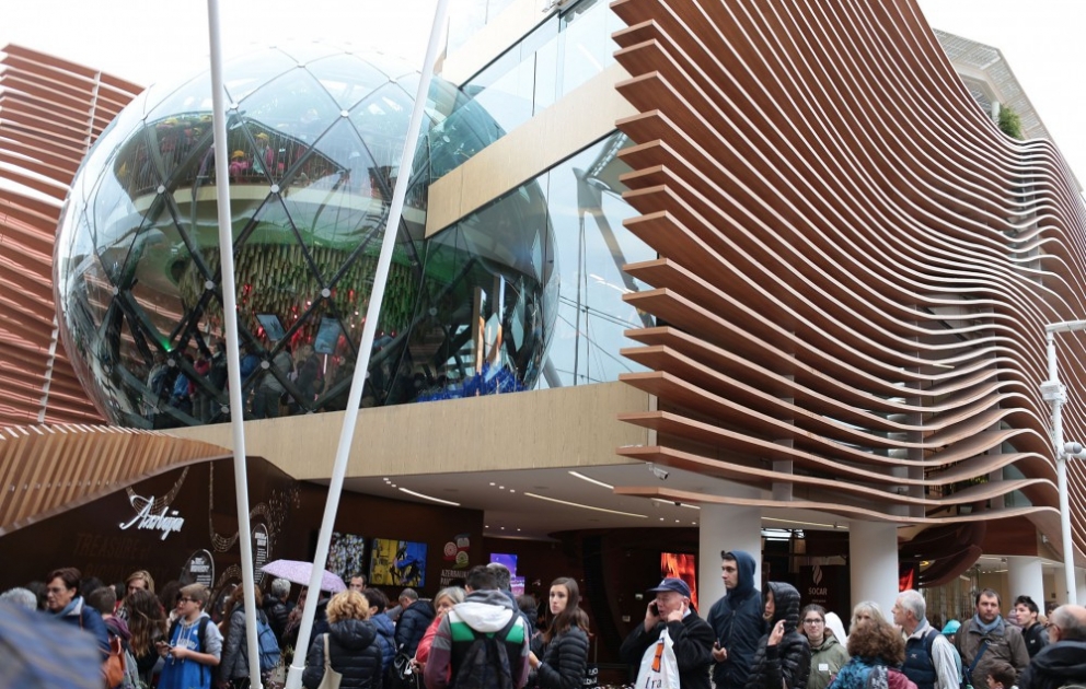“Milan Expo 2015” Ümumdünya sərgisində futbol üzrə Avropa çempionatının kuboku təqdim edilib