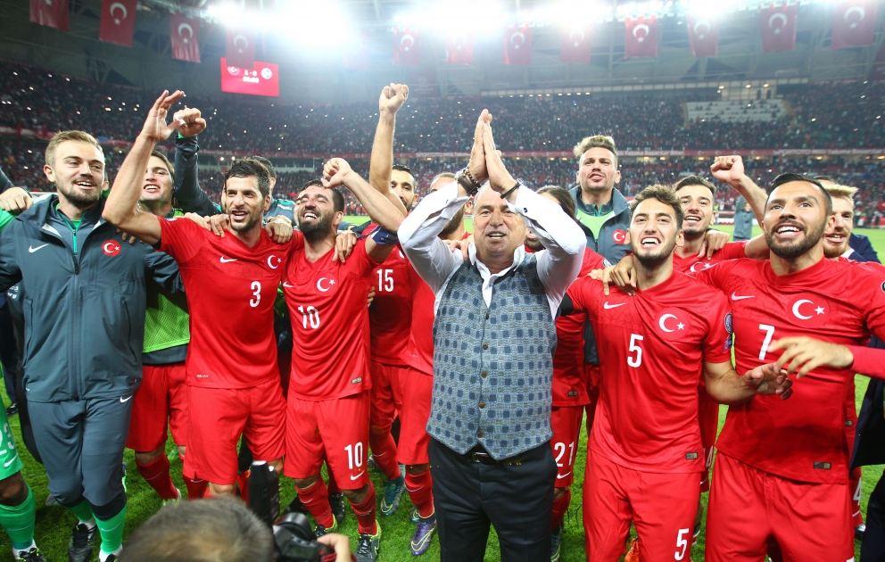 Turkey qualify for Euro 2016