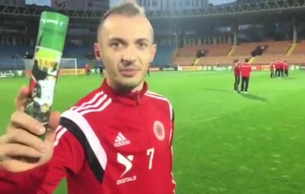 Albaniyalı futbolçu İrəvandan Bakiya salam göndərib
