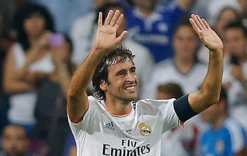 Raul Qonzales futbolçu karyerasını başa vurur