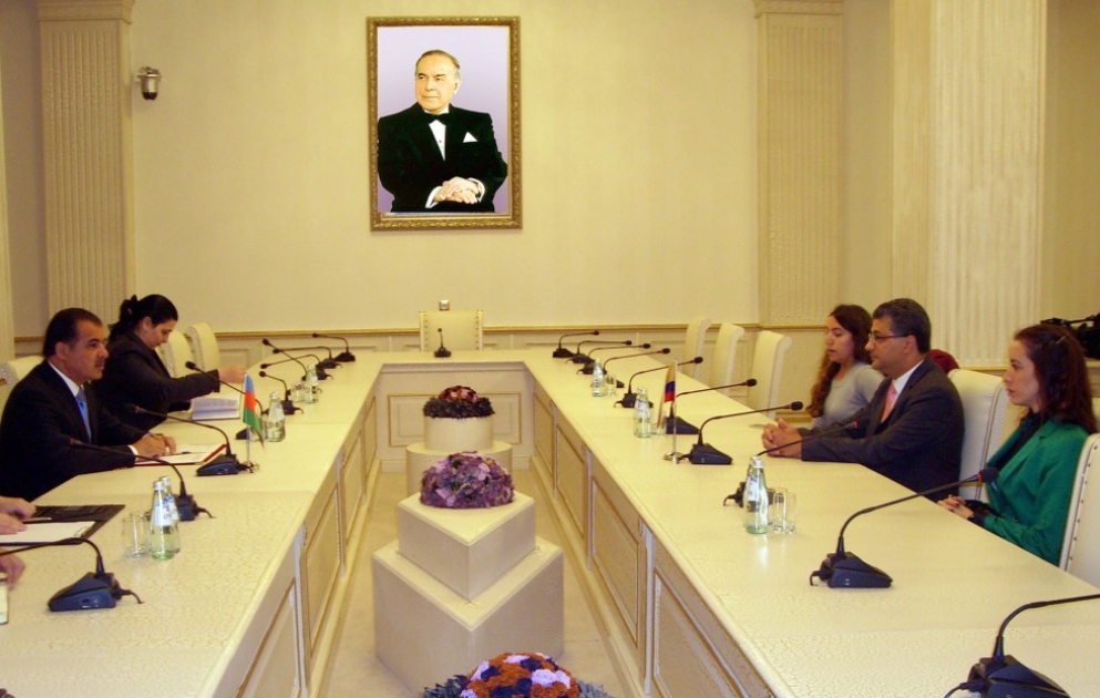 Kolumbiyanın Azərbaycandakı səfirliyinin müvəqqəti işlər vəkili Gəncəyə səfər edib