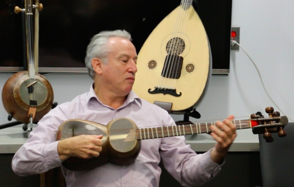 Azerbaijani Mugham iperformed by American Jeffrey Werbock