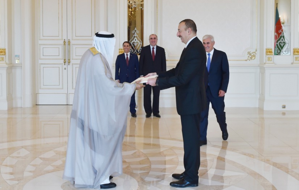 Prezident İlham Əliyev Birləşmiş Ərəb Əmirliklərinin Azərbaycanda yeni təyin olunmuş səfirinin etimadnaməsini qəbul edib