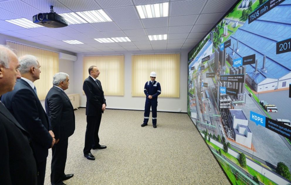 Soumgaït : la pose de la première pierre de l'usine de polyéthylène haute densité