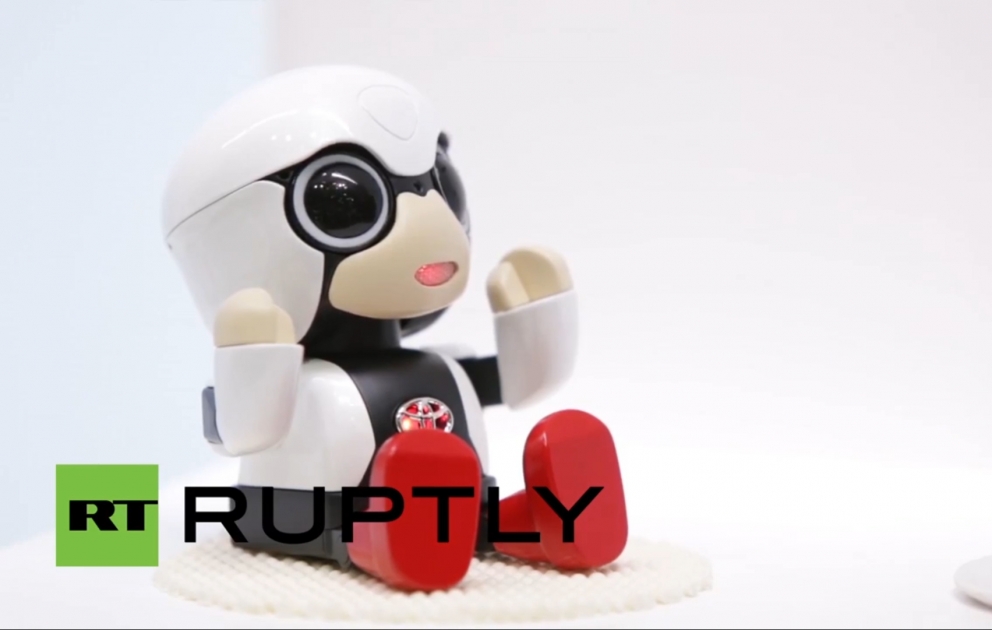 Миниатюрный робот-помощник Toyota Kirobo Mini