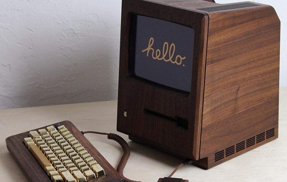 Шведский дизайнер сделал вручную деревянный Macintosh