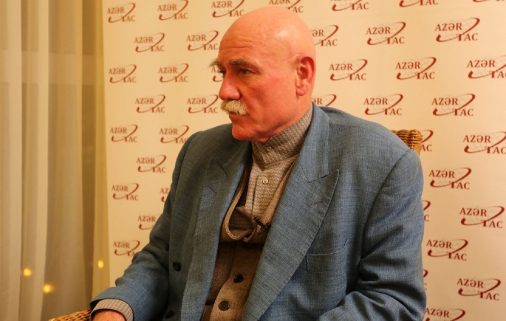 Tomas Qolts: Məni Azərbaycana bağlayan dostluq əlaqələridir
 Amerikalı jurnalistin AZƏRTAC-a azərbaycanca müsahibəsi