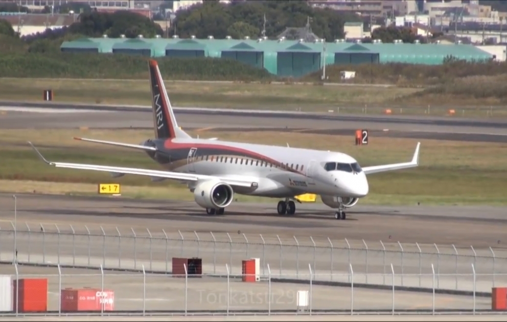 Самолет Mitsubishi Regional Jet прошел испытания