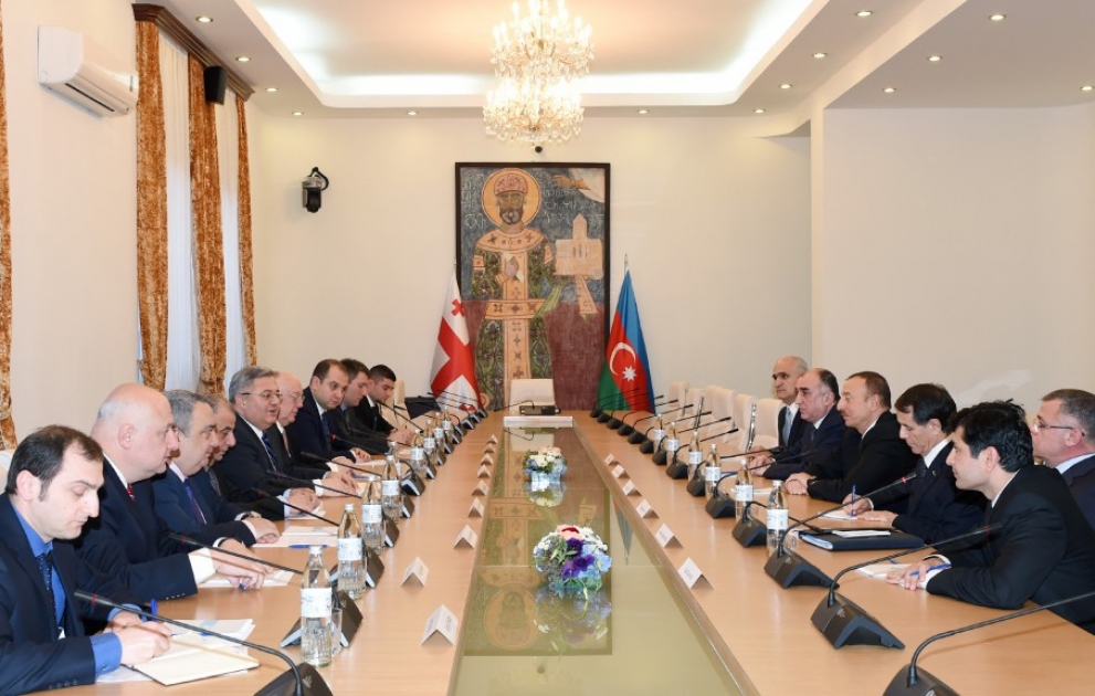Le président Ilham Aliyev rencontre le président du parlement géorgien