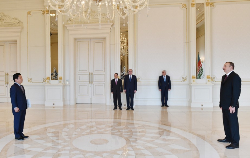 Präsident Ilham Aliyev hat das Beglaubigungsschreiben des neuen ernannten Botschafters der Republik Korea