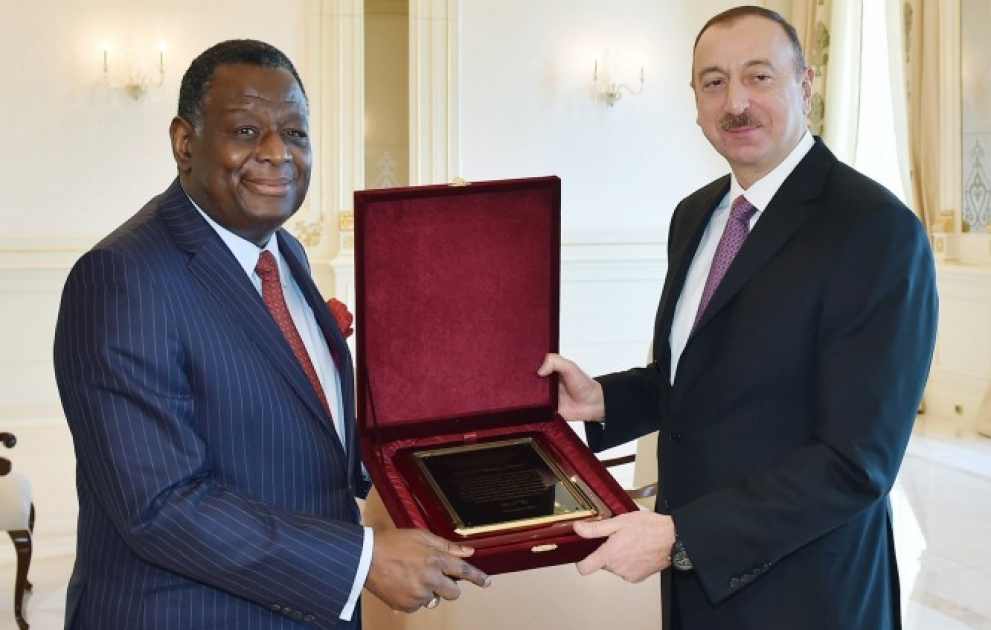 Un prix de l'UNFPA a été remis au président Ilham Aliyev