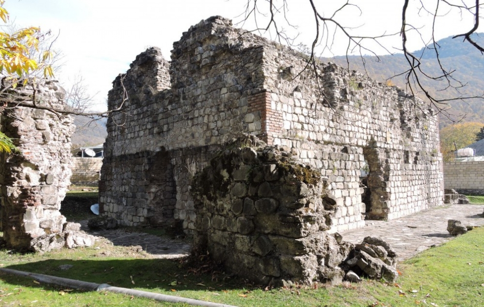 Tariximizin daş yaddaşı – Qum məbədi