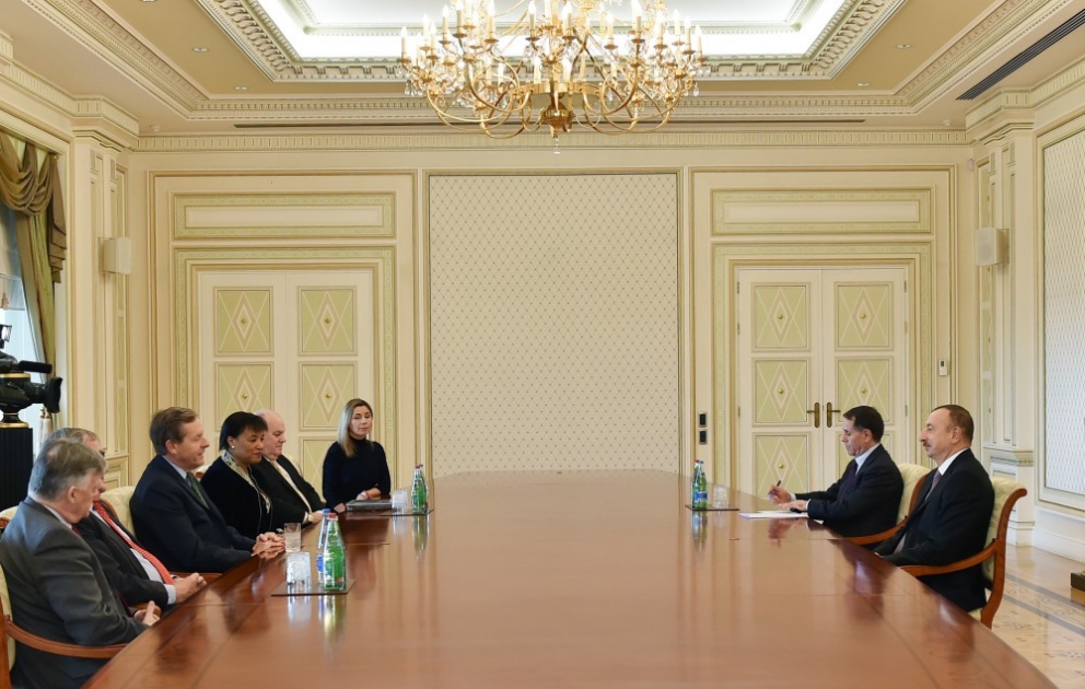 Aserbaidschans Präsident Ilham Aliyev hat eine britische Delegation empfangen