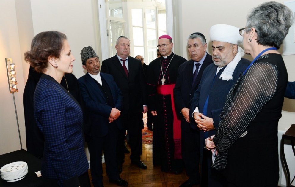 Şeyxülislam Allahşükür Paşazadə Fransa xalqına başsağlığı verib
