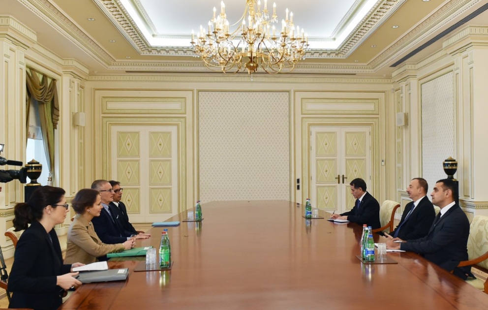 Aserbaidschans Präsident Ilham Aliyev hat eine Delegation um das Mitglied der französischen Regierung André Vallini empfangen