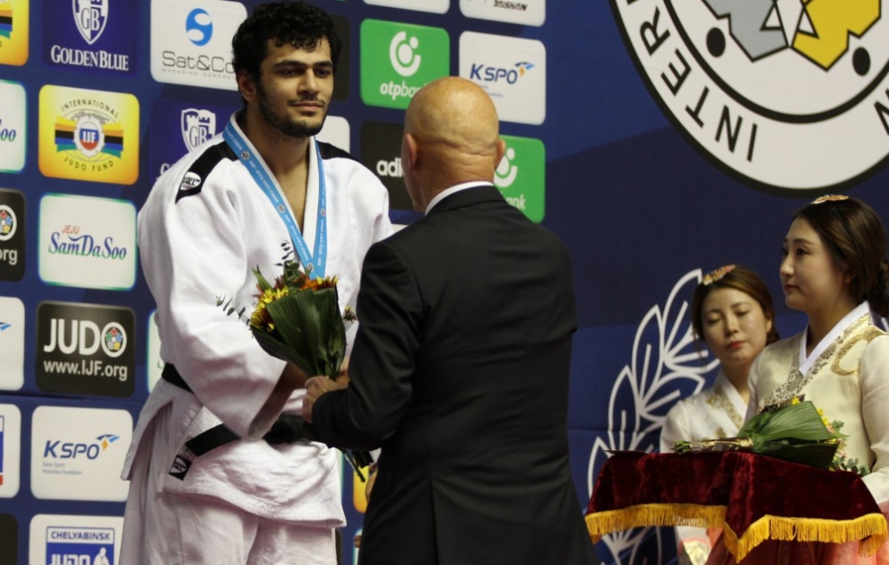 Elmar Qasımov da millimizə bürünc medal qazandırdı