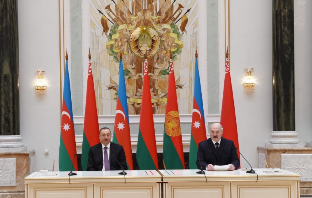 Präsidenten von Aserbaidschan und Belarus treten mit einer Presseerklärung auf