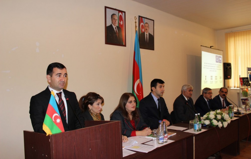Ağcabədidə “Azərbaycan dili” və “Ədəbiyyat” dərslikləri müzakirə olunub