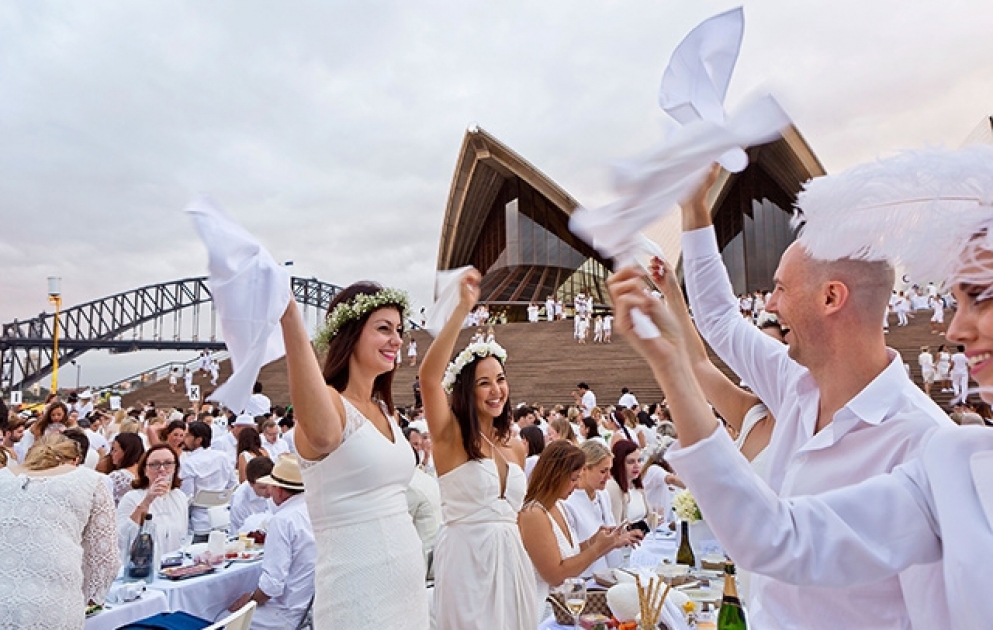 Thousands of guests dressed in all white at Sydney Opera House