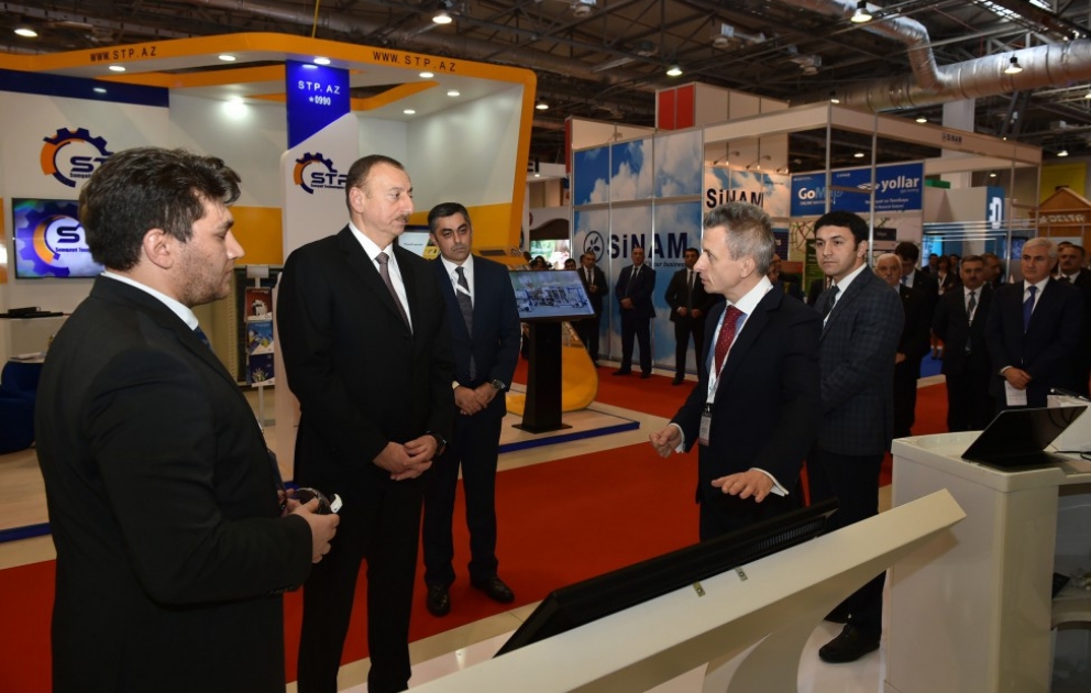 Azərbaycan Prezidenti İlham Əliyev “BakuTel-2015” sərgisi ilə tanış olub