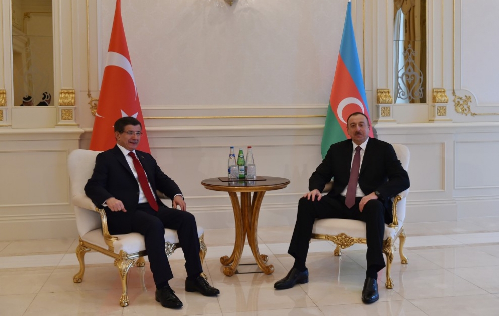 President Ilham Aliyev and Prime Minister of Turkey Ahmet Davutoglu held a one-on-one meeting