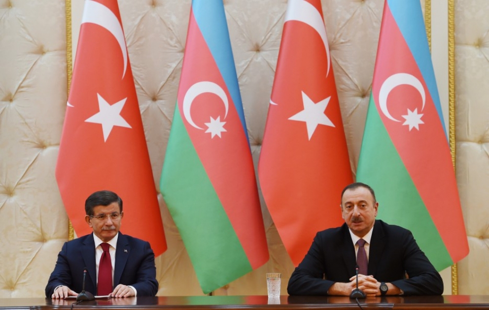 Aserbaidschans Präsident und türkischer Premierminister treten mit einer Presseerklärung auf