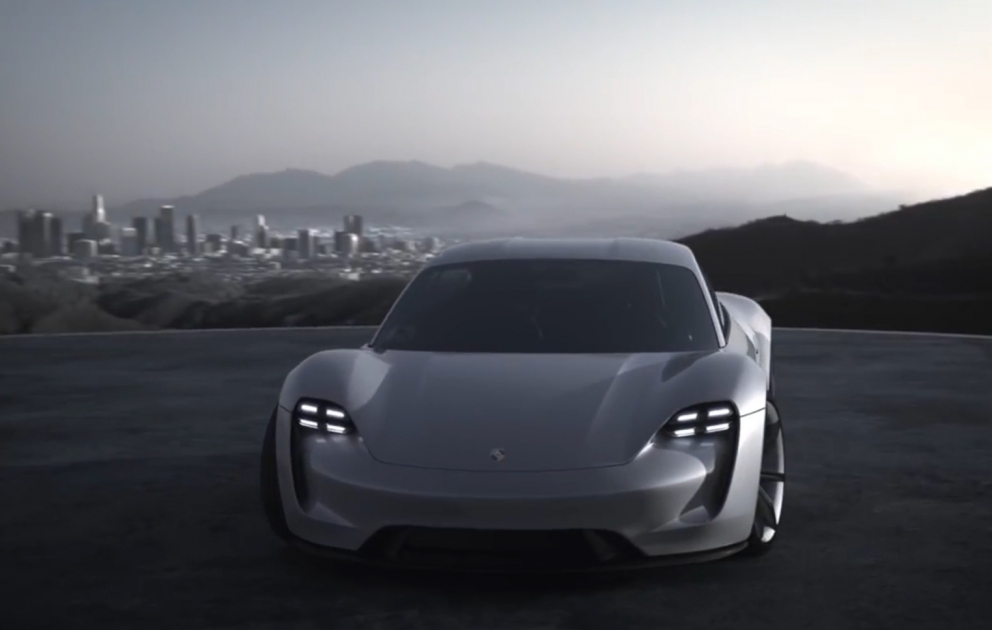 Porsche представил собственный электромобиль