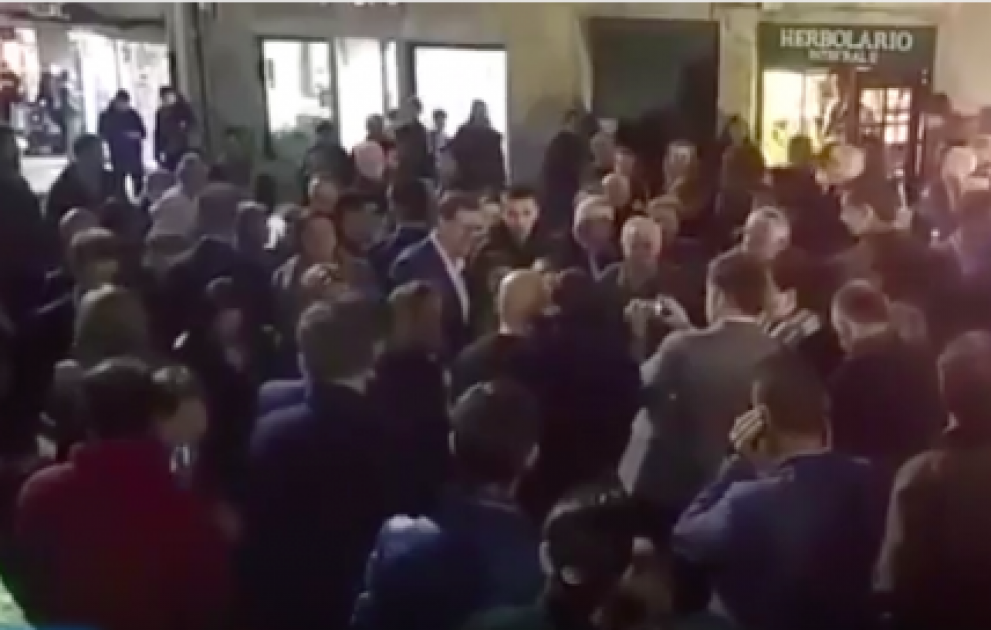Испанский премьер получил пощечину