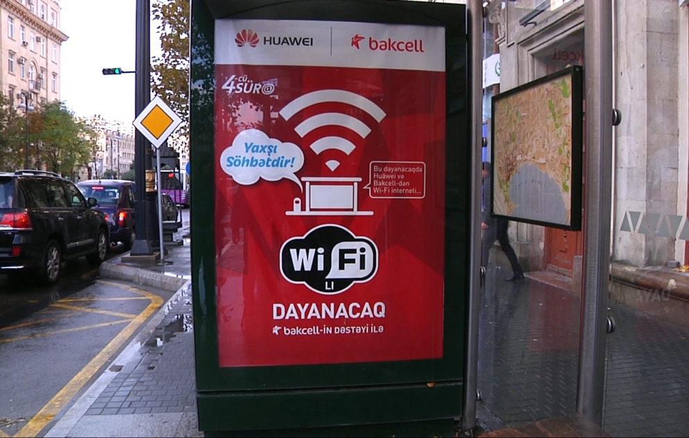 В Баку увеличится количество автобусных остановок с Wi-Fi