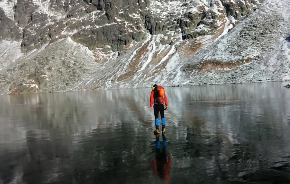 Slowakei: Wanderer über dem Wasser - Winterwunder