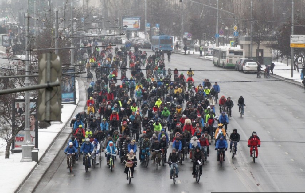 В Москве проходит зимний велопарад