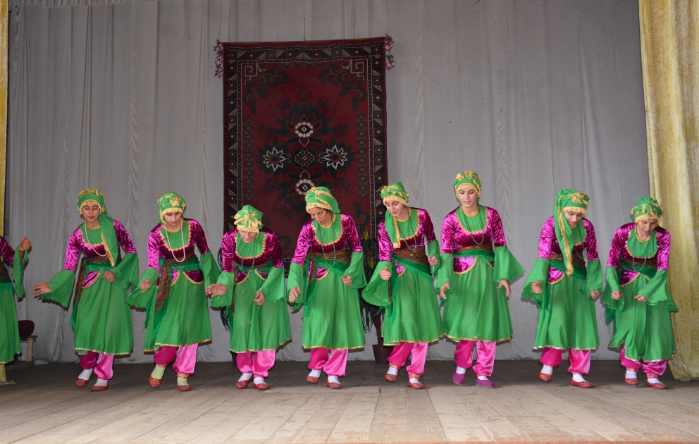 “Əvəsor” folklorumuzu təbliğ edir