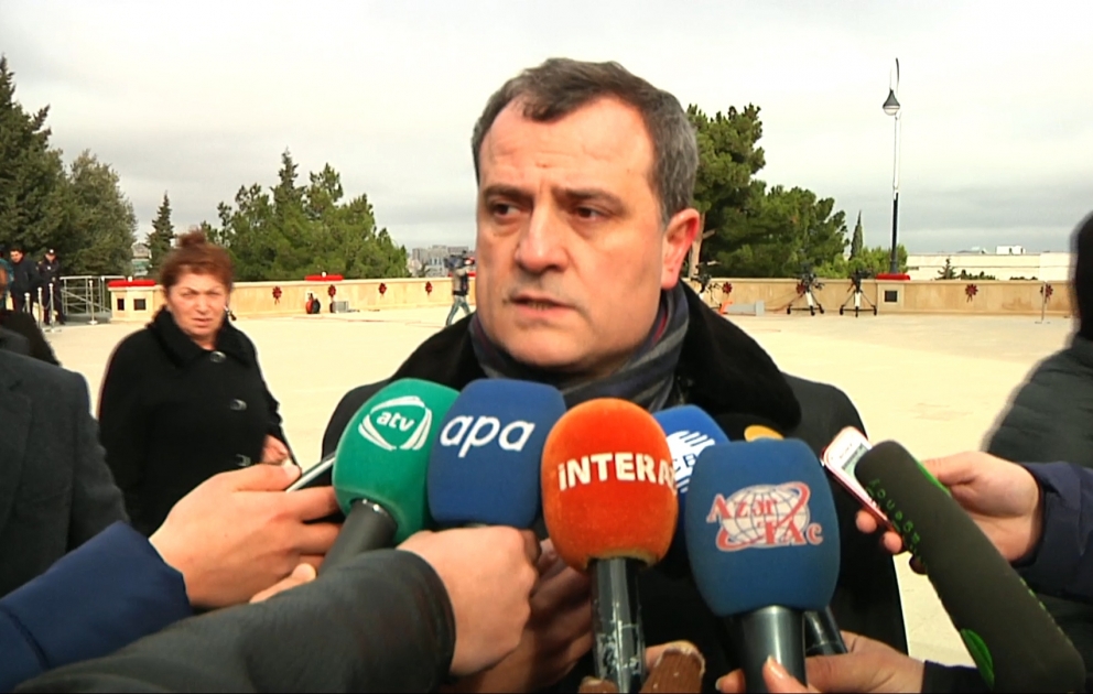 Ceyhun Bayramov: "Müəllimlərin 40 faizi yeni sistemlə əmək haqqı alacaq"