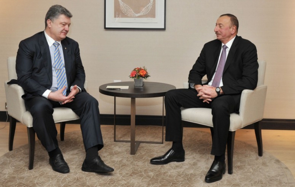 Le président Ilham Aliyev rencontre son homologue ukrainien à Davos