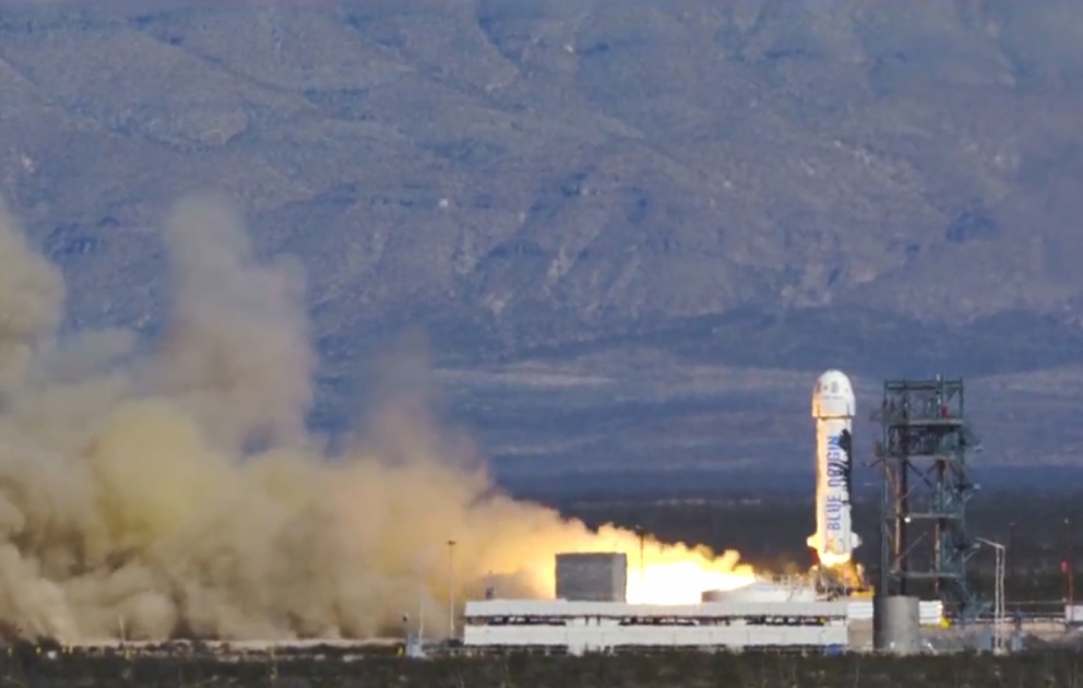 New Shepard çoxistifadəli raket kosmosa qalxaraq uğurla eniş edib