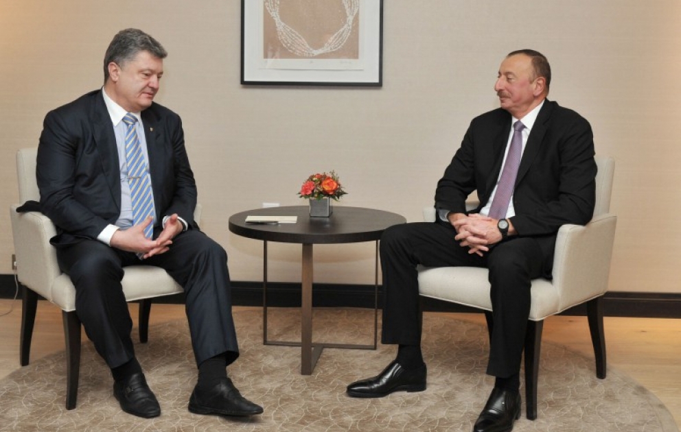 Treffen von Aserbaidschans Präsident Ilham Aliyev mit Präsident von Ukraine Petro Poroschenko