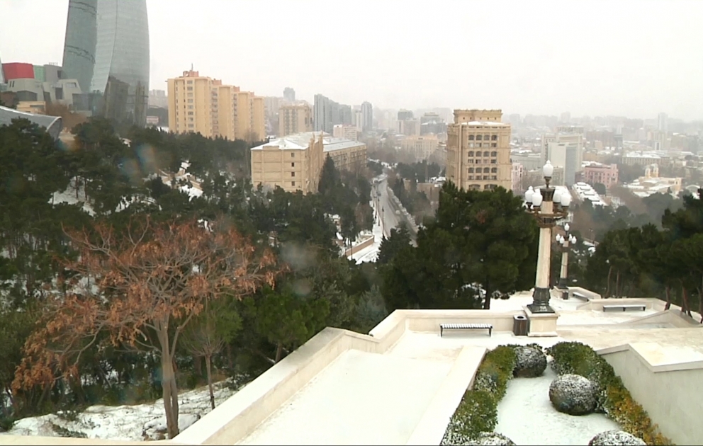 Verschneites Baku  Video-Reportage