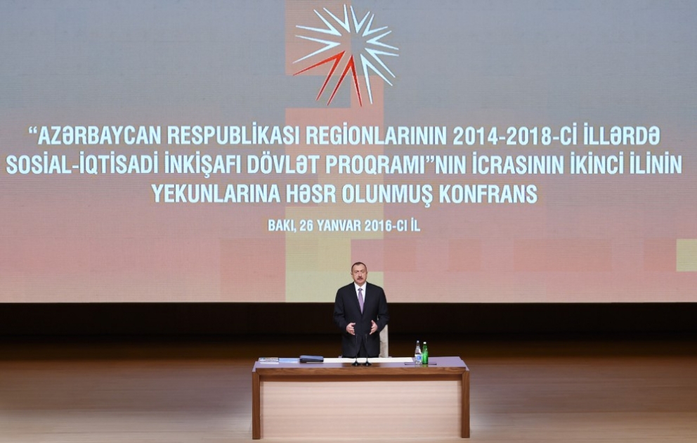 Le président Ilham Aliyev a participé à la conférence consacrée au bilan de la deuxième année de la mise en œuvre du programme d’Etat sur le développement socioéconomique des régions en 2014-2018