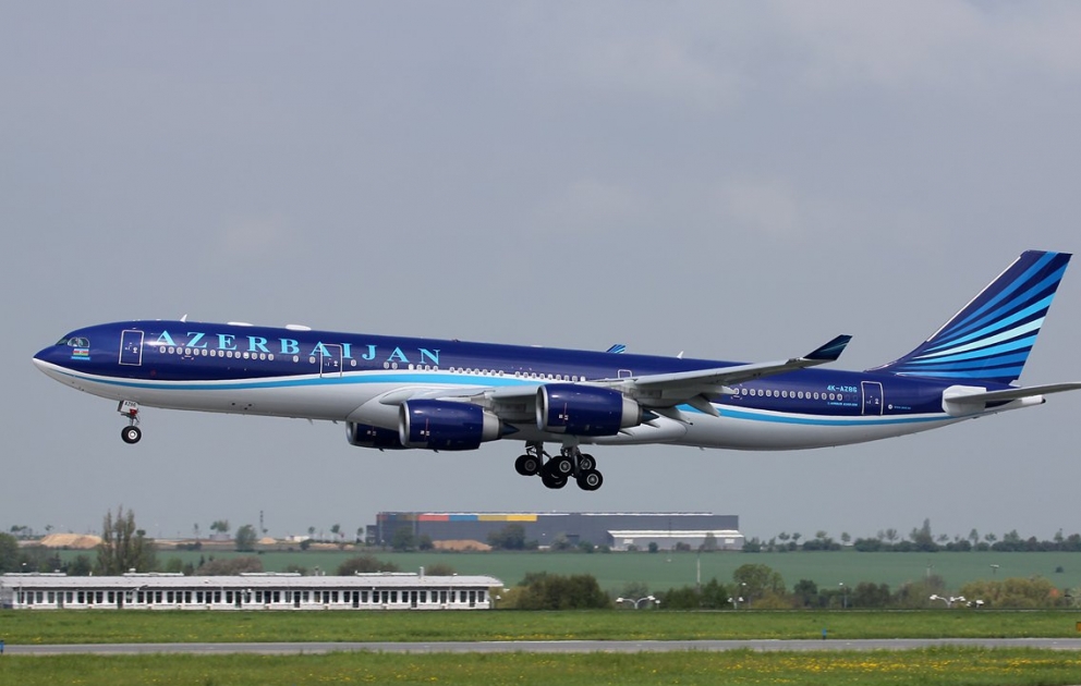 AZAL отменил авиарейс Баку-Актау
