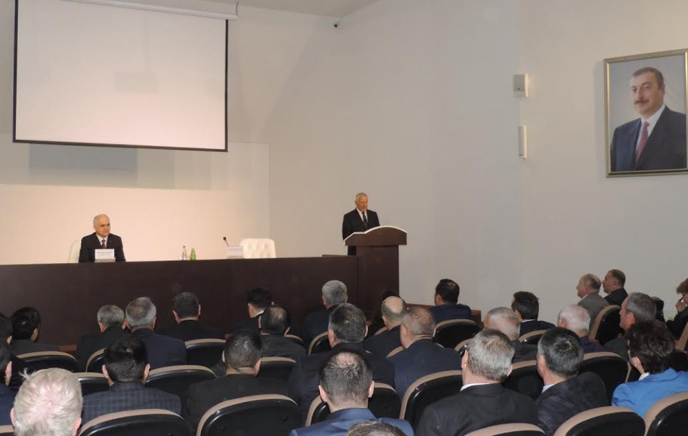 İqtisadiyyat naziri Xaçmazda ictimaiyyət nümayəndələri ilə görüşüb