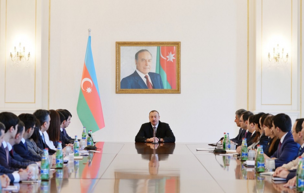 Azərbaycan Prezidenti İlham Əliyev ölkə gənclərinin bir qrupu ilə görüşüb