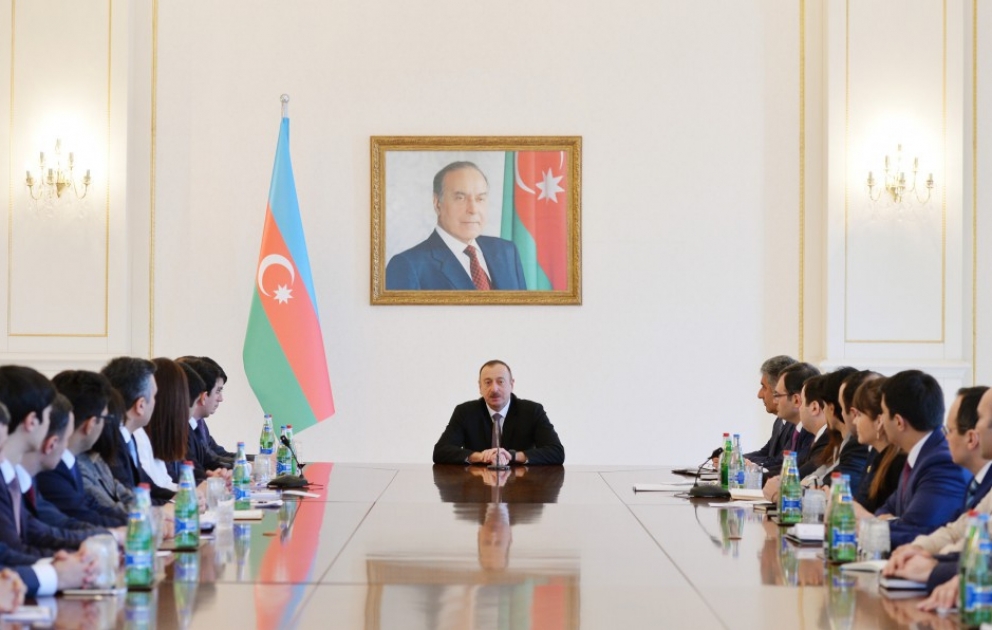 President Ilham Aliyev met with a group of Azerbaijani youth
