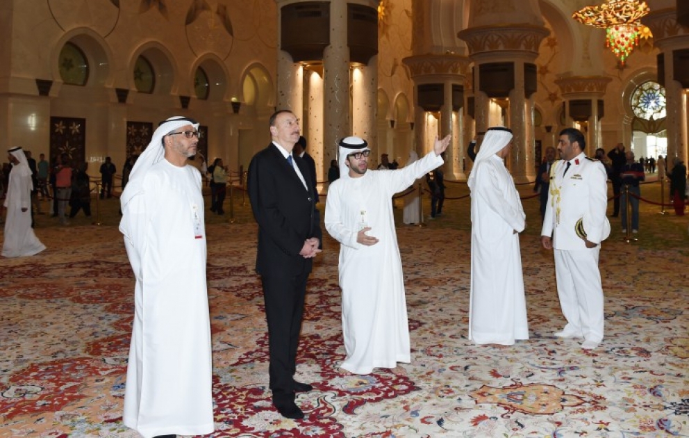 Le président Ilham Aliyev visite la Grande Mosquée Cheikh Zayed à Abou Dabi