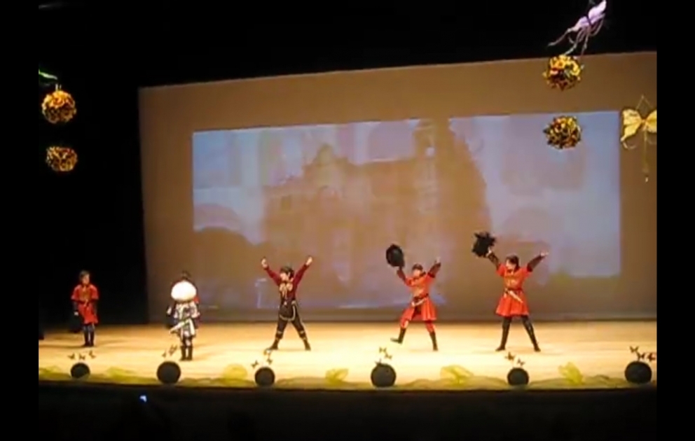 Azerbaijani children on New York stage
