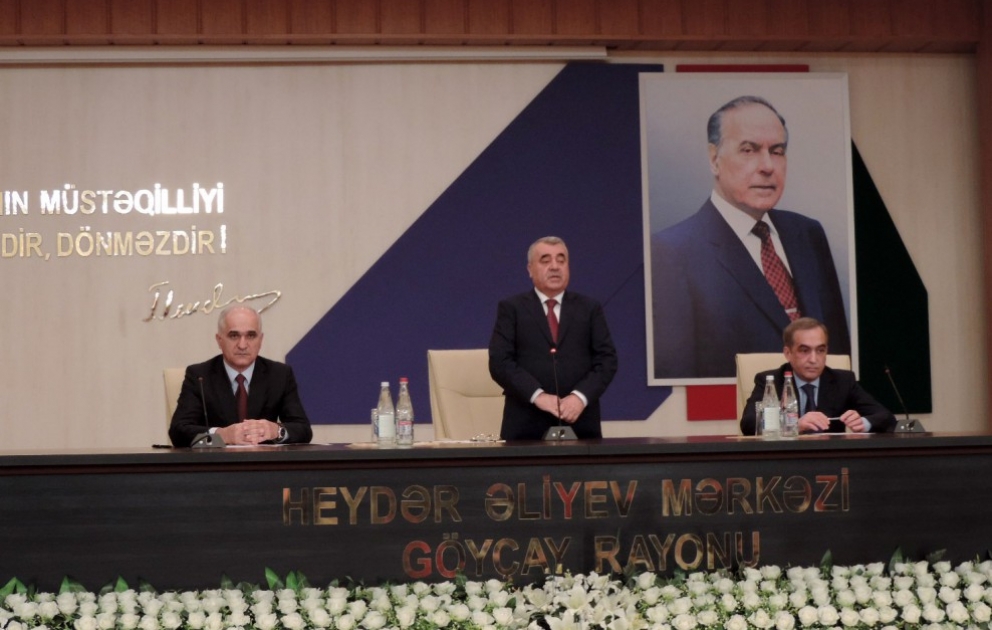 İqtisadiyyat naziri Göyçayda ictimaiyyət nümayəndələri ilə görüşüb