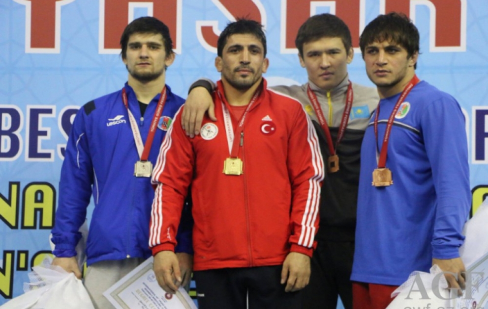 Güləşçilərimiz İstanbulda beynəlxalq turnirdə 4 medal qazanıblar
